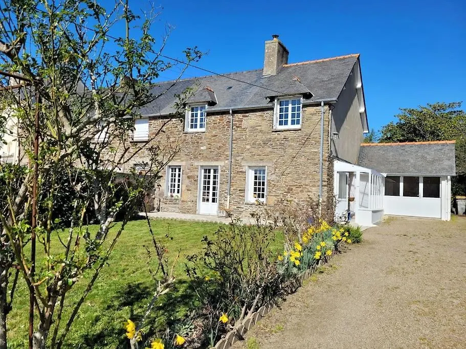 Casa de Férias Maison Au Calme A 2 Pas Du Port Cancale